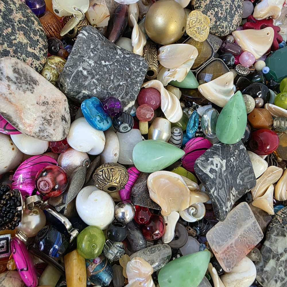 Mystery Bead Scoop Mix - Picture 8 of 12